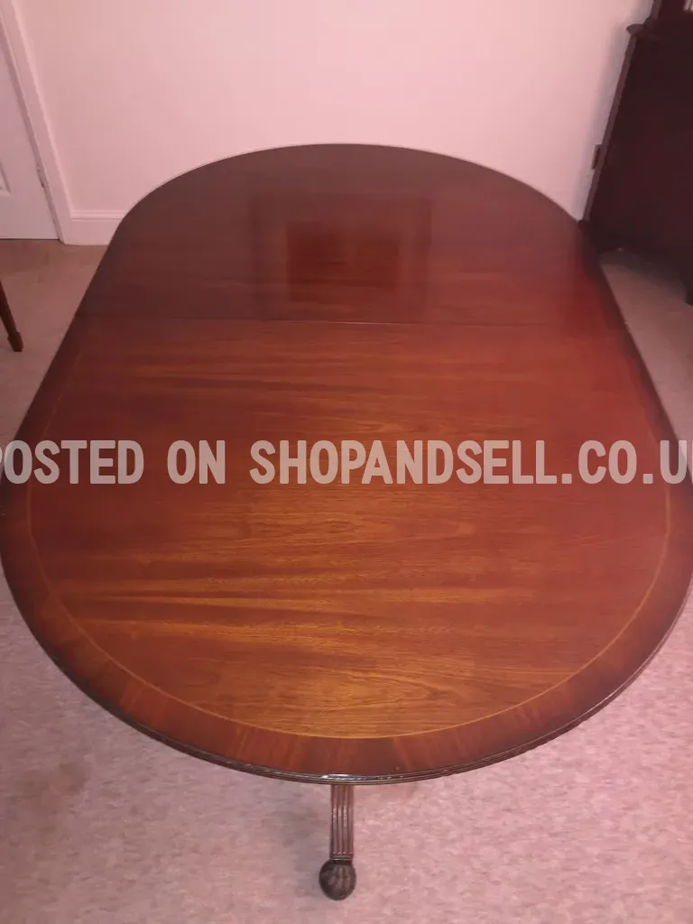 Mahogany Dining Room Table and 6 Chairs