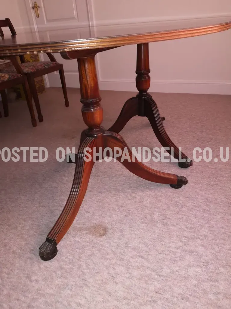 Mahogany Dining Room Table and 6 Chairs