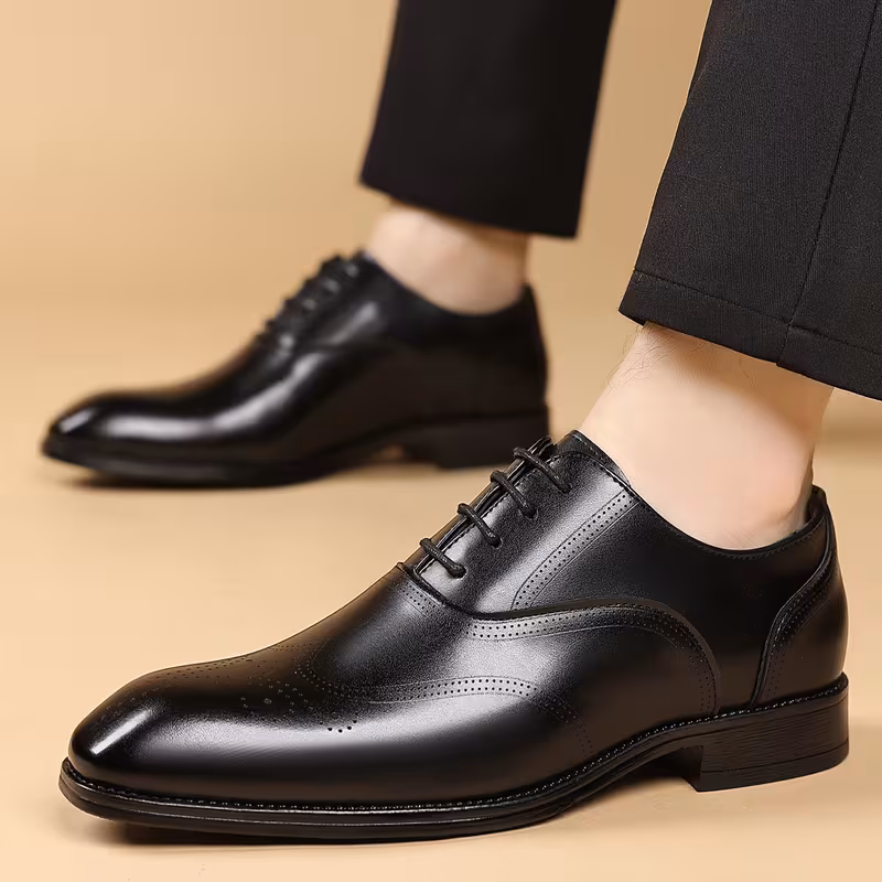 MIOEERT Men's Classic Wing Tip Dress Shoes. 