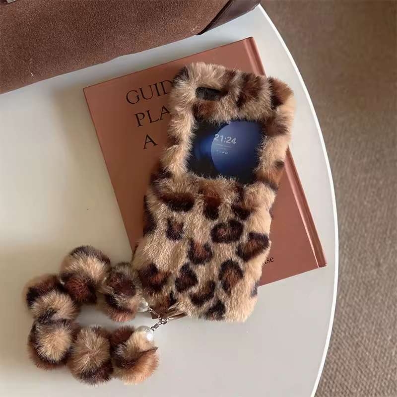 Fashion Leopard Print Fluffy Plush Wrist Strap Bracket Phone Case For Samsung Galaxy
