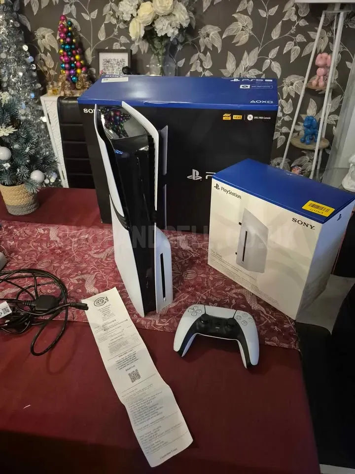 Playstation 5 Pro Disc Edition with 2 Controllers