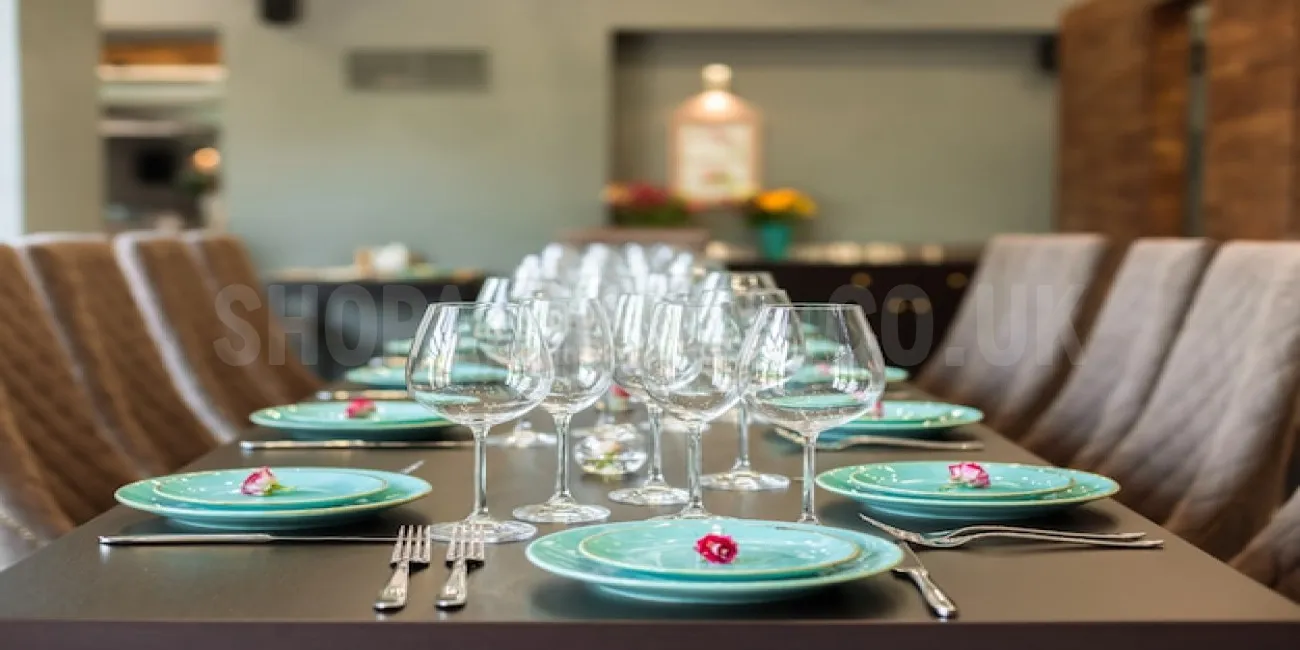How to Sell Dining Tables Quickly in Leeds | Shopandsell.co.uk Guide